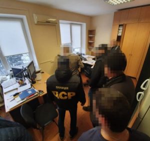 Посадовця Управління держпраці в Закарпатській області затримали при одержанні хабара