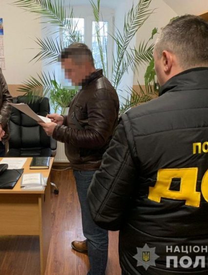 Погоджено підозру керівнику управління Ужгородської міськради в отриманні хабара та розтраті 520 тис грн бюджетних коштів