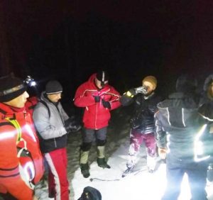 Закарпатські рятувальники знайшли туристів, які заблукали в Карпатах на Різдво