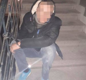 В Ужгороді поліцейські затримали квартирних злодіїв під час спроби обікрасти чужу квартиру