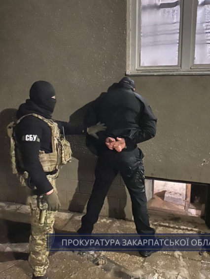 На Закарпатті затримано учасників ОЗГ, які займались системним вимаганням грошей
