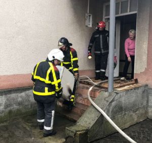 Закарпатські рятувальники ліквідували пожежі у двох будинках
