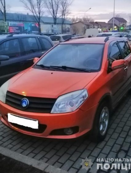 На Іршавщині поліція знайшла викрадений автомобіль і злочинця