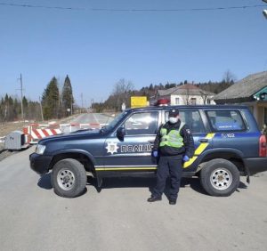 На закарпатських перевалах поліція розгорнула блокпости та КПП. Два перевали будуть закриті повністю
