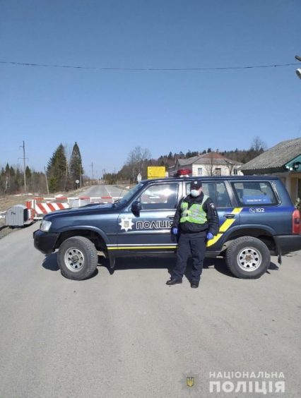 На закарпатських перевалах поліція розгорнула блокпости та КПП. Два перевали будуть закриті повністю