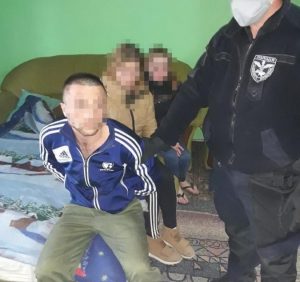 Поліція викрила 22-річного берегівчанина на примушуванні неповнолітніх до проституції