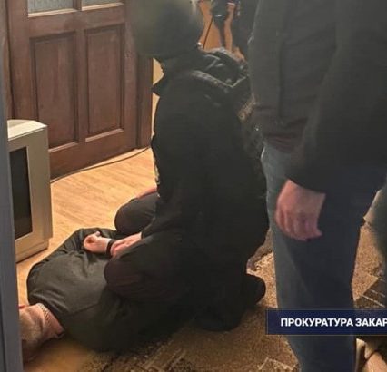 У Мукачеві правоохоронці повторно затримали чоловіка за підозрою у наркоторгівлі