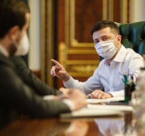 Оцінка успішності влади та реакція суспільства на епідемію коронавірусу та політичні події в країні