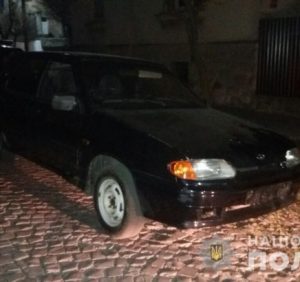 В Мукачеві рецидивіст викрав у пенсіонера автомобіль і заглох
