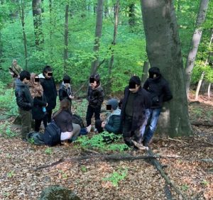 На Ужгородщині прикордонники знову затримали групу нелегалів та їх провідника