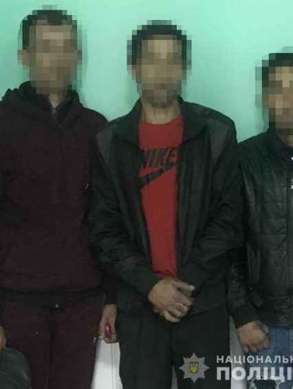Поліцейські Мукачівщини «на гарячому» затримали групу серійних крадіїв (фото)