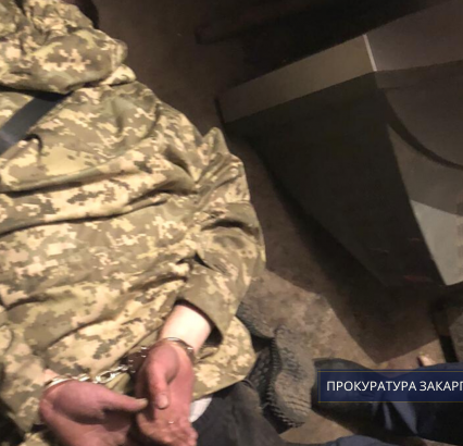 На Тячівщині повідомлено підозру чоловіку, якого затримали за наркоторгівлю