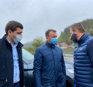 Очільник Закарпаття Олексій Петров “засвітився” в оточені затятого опонента Балоги (фото)