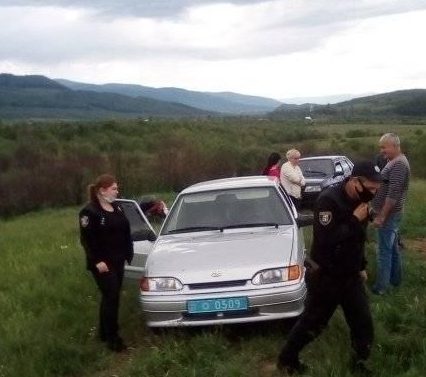 У закарпатському Порошкові волохи крадуть картоплю у селян (відео)
