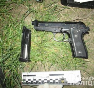 У збройному розбійному нападі на мукачівця поліція підозрює неповнолітнього