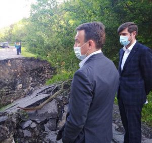 Голова Закарпатської ОДА оглянув місце обвалу мосту у селі Лубня (фото)