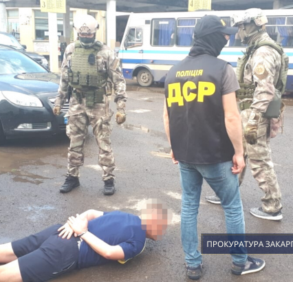 За неякісний ремонт закарпатка “замовила” майстра рекетирам-рецидивістам