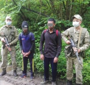 Двоє нелегалів затримали прикордонники відділу «Великий Березний»