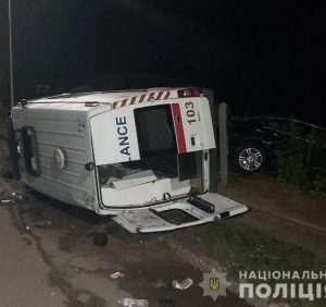 Поліцейські Ужгорода розслідують ДТП за участі “швидкої” (фото)