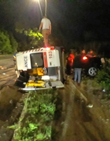 Потужна ДТП в Ужгороді: BMW буквально зніс карету швидкої допомоги. Є потерпілі (фото, відео)