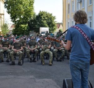 На Закарпатті для прикордонників виступали зірки української естради