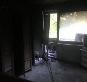 Небезпечні ігри: в Ужгороді на пожежі постраждав трирічний хлопчик та його батько