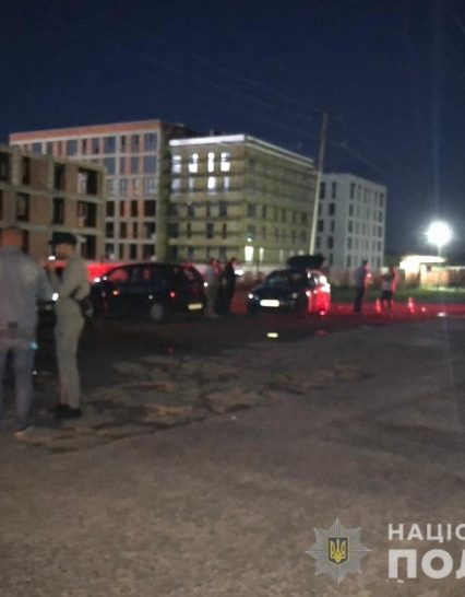 Поліція затримала стрілка, який поранив двох чоловіків на околиці Ужгорода