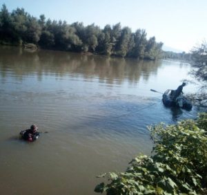 На Виноградівщині водолази шукають хлопчика, який потонув під час купання в Тисі