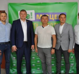 “Зе” – десант: у Тячів навідались нардепи від партії ” Слуга народу” (фото)