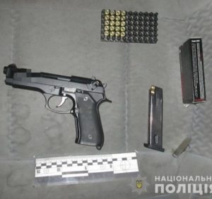 Озброєний молодик на «BMW» розсікав дорогами Тячівщини (фото)