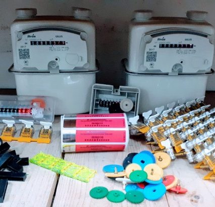 Працівники «Закарпатгаз» стали фігурантами кримінальної справи: під час обшуку вилучено готівку та підроблені пломби