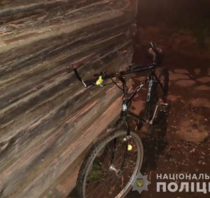 На Березнянщині водій збив велосипедиста і втік з місця ДТП