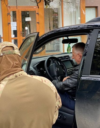 В ході спецоперації “силовиків” в Ужгороді затримали заступника голови Закарпатської обласної ради Грицика