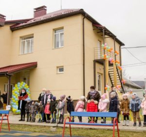 У Тур’я-Реметівській громаді Перечинщини відкрили реконструйовану будівлю під дитячий садок (фото)
