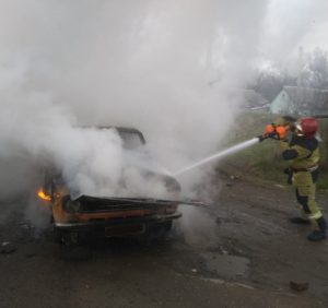 В Ужгороді під час руху спалахнув автомобіль