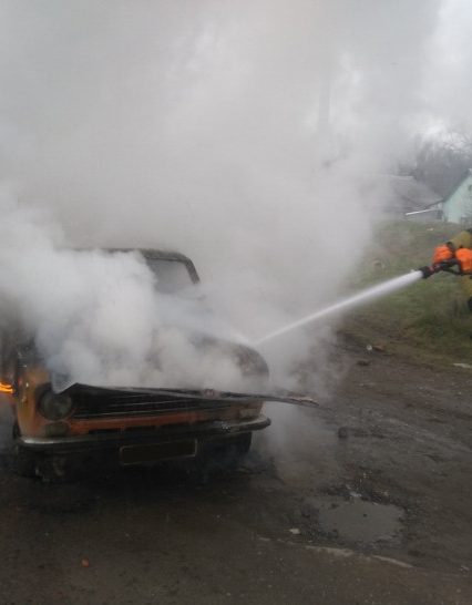 В Ужгороді під час руху спалахнув автомобіль
