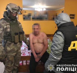 На Закарпатті поліція викрила організовану групу збувачів наркотичних засобів