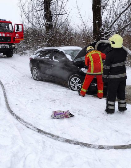 В Ужгороді та Хусті горіли автомобілі (фото)