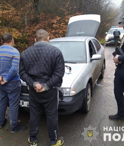 У справі щодо розбійного нападу на жителя Львівщини слідчі поліціі завершили досудове розслідування