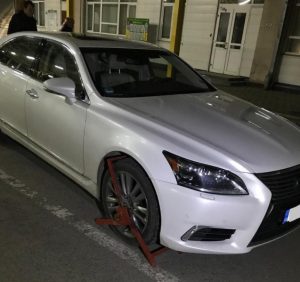 Викрадений у Чехії «Lexus» зупинили прикордонники на Закарпатті