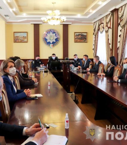 У поліції Закарпаття обговорили систему захисту від крадіжок з банкоматів та банківських установ