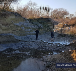 Незаконний видобуток піщано-гравійної суміші на майже 1,7 млн грн – підозрюють директора товариства