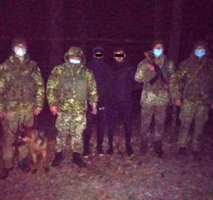 Прикордонники затримали двох іноземців, які лісом пробиралися у Словаччину