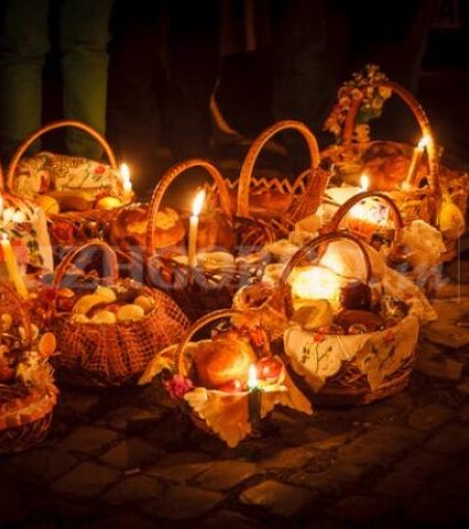Освячення великодніх пасок в Ужгороді: де і коли (ГРАФІК)
