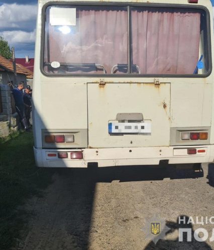84-річний закарпатець потрапив під колеса автобуса. Від отриманих травм пенсіонер загинув на місці події