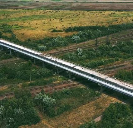 У Батьові реконструюють 300 метровий міст над залізничними коліями
