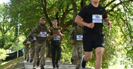 В Ужгороді відбувся благодійний забіг «Шаную воїнів, біжу за героїв України»