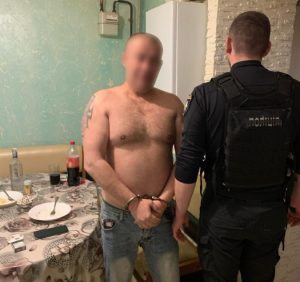 Виноградівець намагався вбити сусіда: нападника затримала поліція