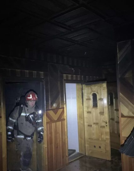 Акумулятор вибухнув і спричинив пожежу в будинку ужгородської родини. Є постраждалі