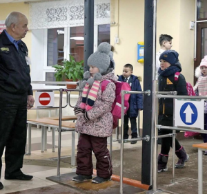 В освітніх закладах Ужгорода посилять безпеку: будуть правоохоронці та встановлять металодетектори